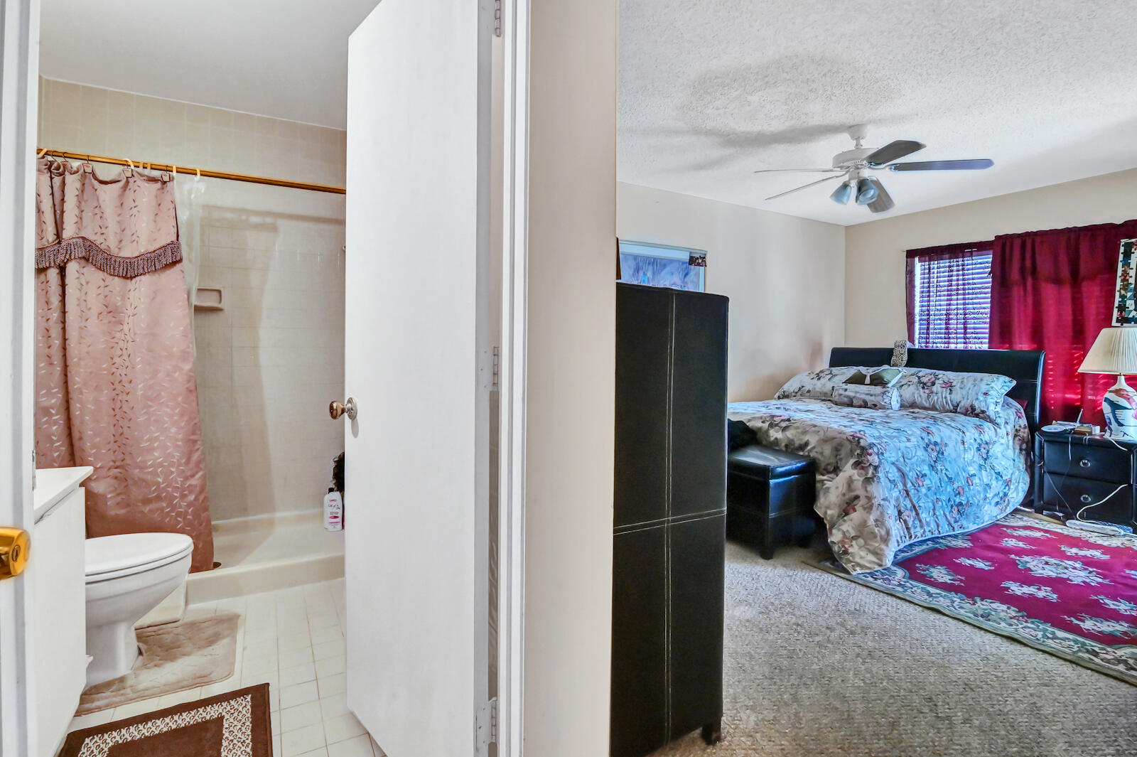 2291 Linton Ridge Circle, Unit B12 Delray Beach, FL 33444 - Photo 12 of 17 12 Bathroom 02