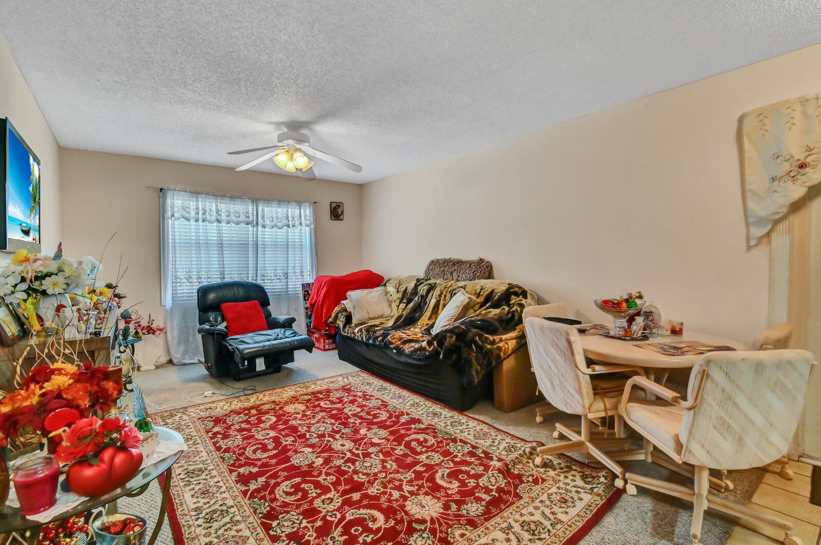 2291 Linton Ridge Circle, Unit B12 Delray Beach, FL 33444 - Photo 4 of 17 04 Living room 02