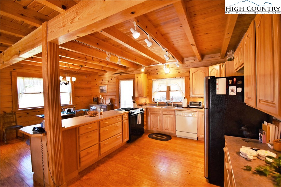 1188 Spencer Branch Road Lansing, NC 28643 - Photo 5 of 20 Gallery Image 5