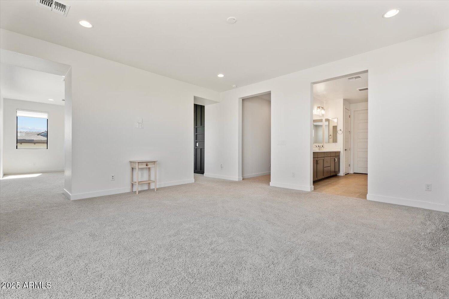 816 East Monte Way Phoenix, AZ 85042 - Photo 18 of 35 a view of an empty room