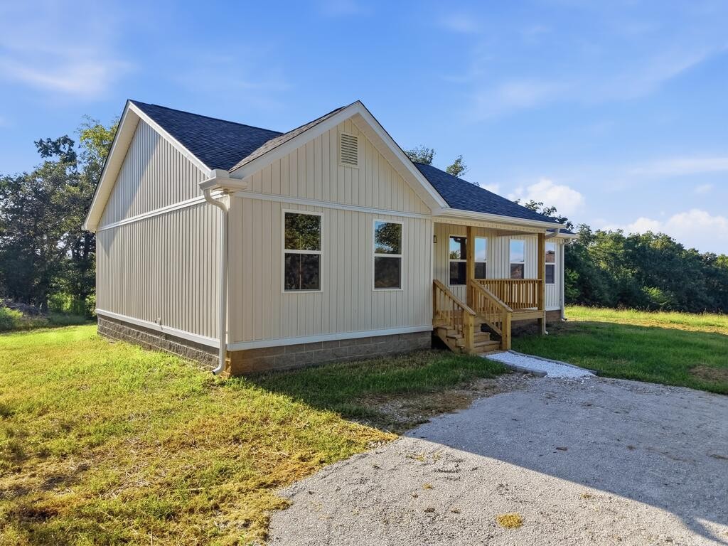 13580 Old Kentucky Road Walling, TN 38587 - Photo 2 of 28 Gallery Image 2