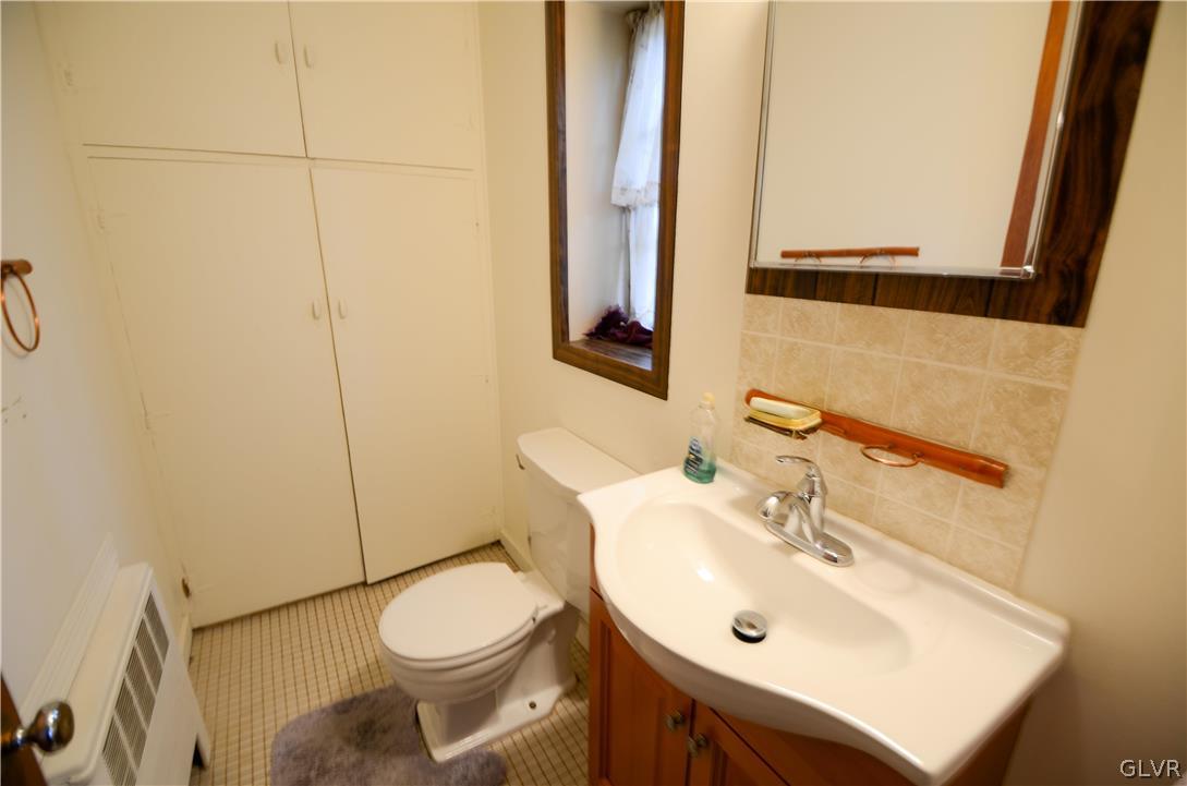 3119 Hilly Road Bethlehem, PA 18017 - Photo 17 of 22 Gallery Image 17