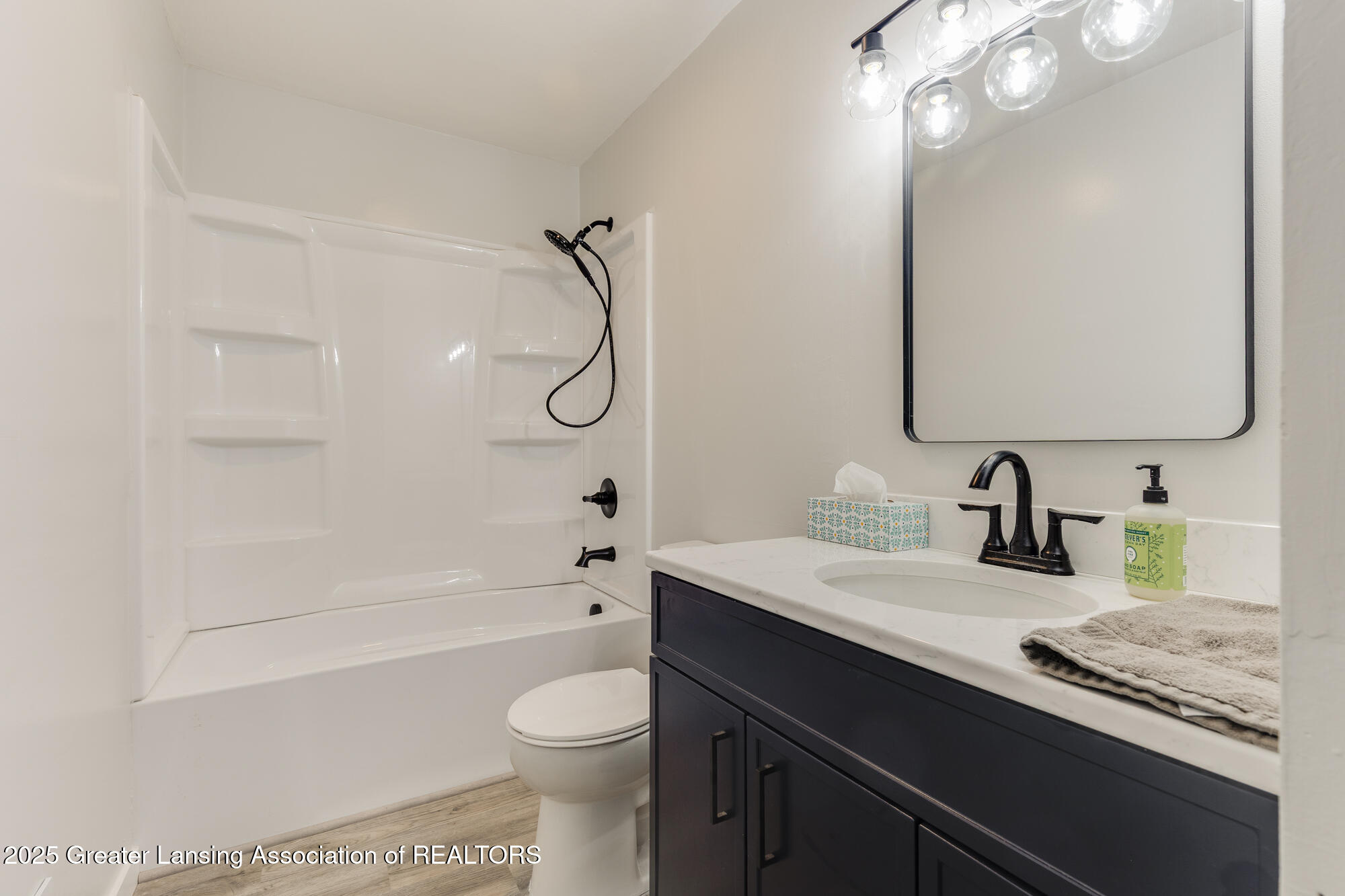 2501 Byrnes Road Lansing, MI 48906 - Photo 12 of 27 2501_Byrnes_PAULA-17