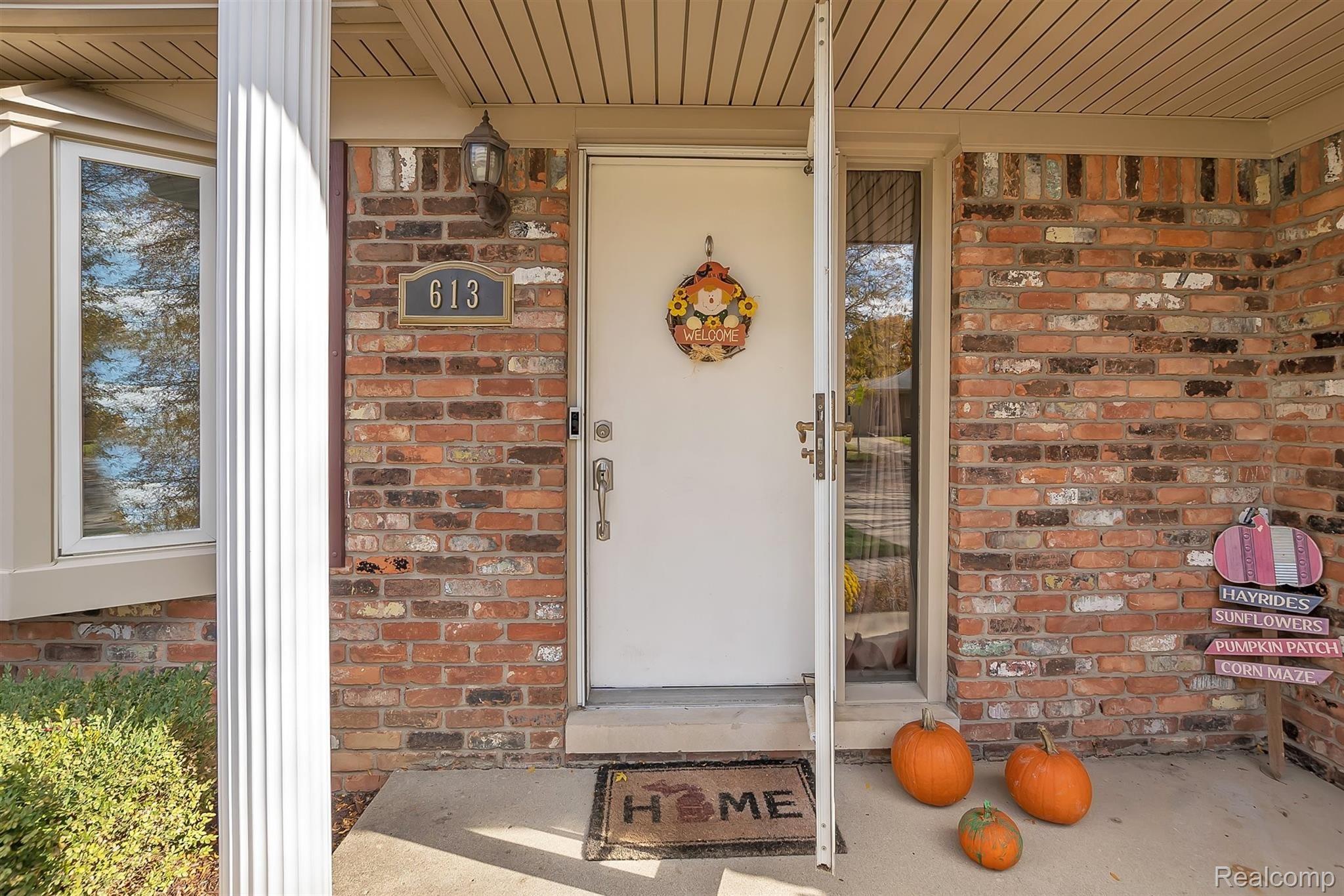 05-613 Merrimac  Rd-windowstill-rea.jpg