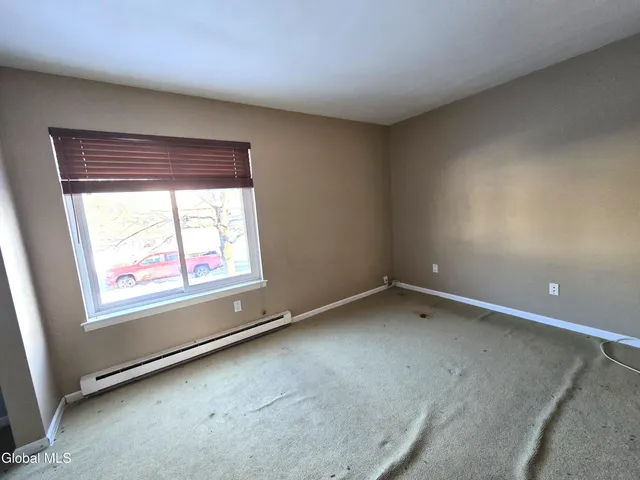 $159,900 | 1005 Rockport Court South, East Greenbush, NY 12061