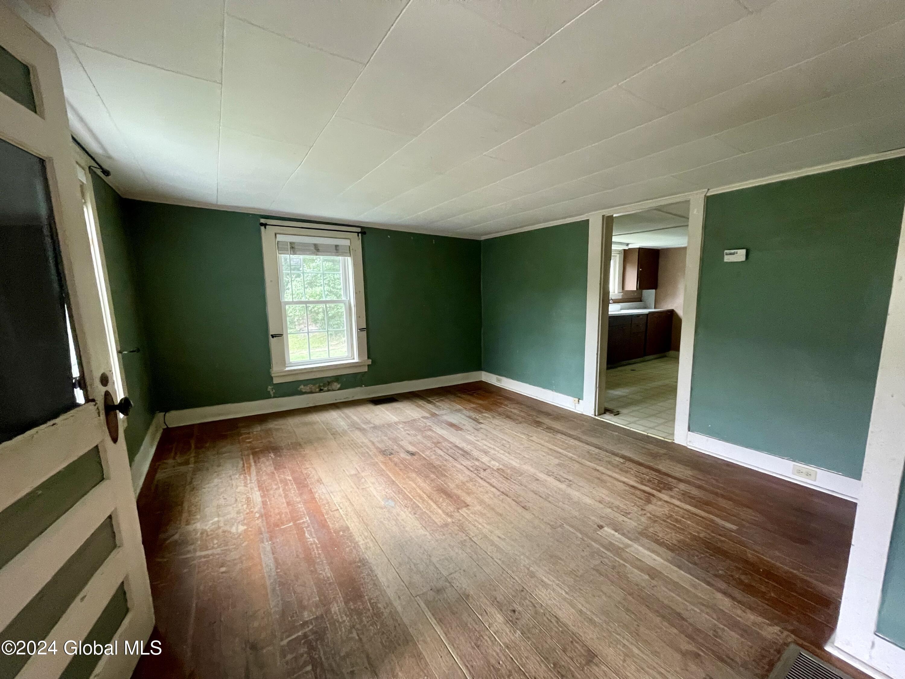 15 Prouty Road Hampton, NY 12837 - Photo 11 of 28 Living Or Dining Room