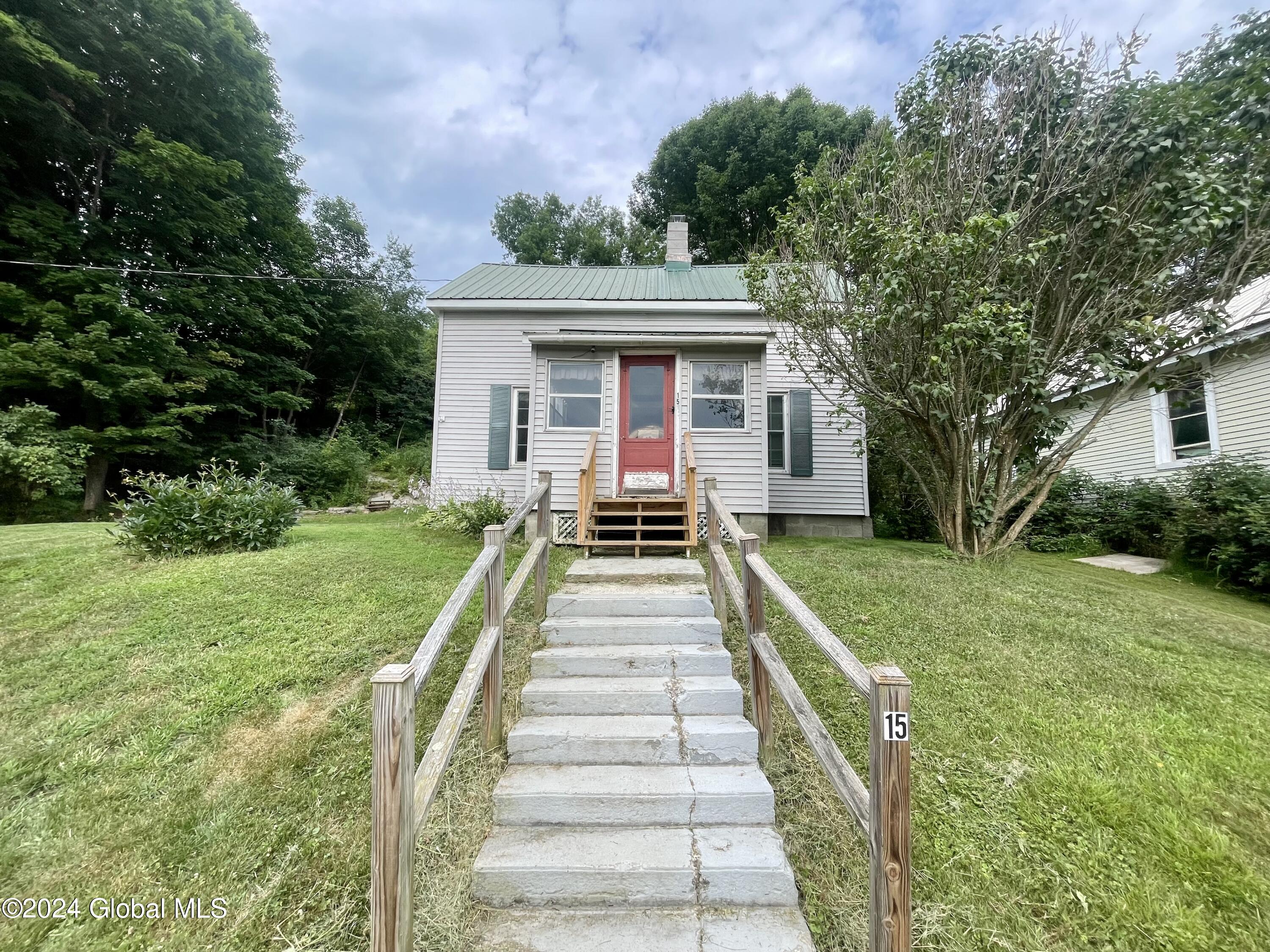 15 Prouty Road Hampton, NY 12837 - Photo 4 of 28 Street View