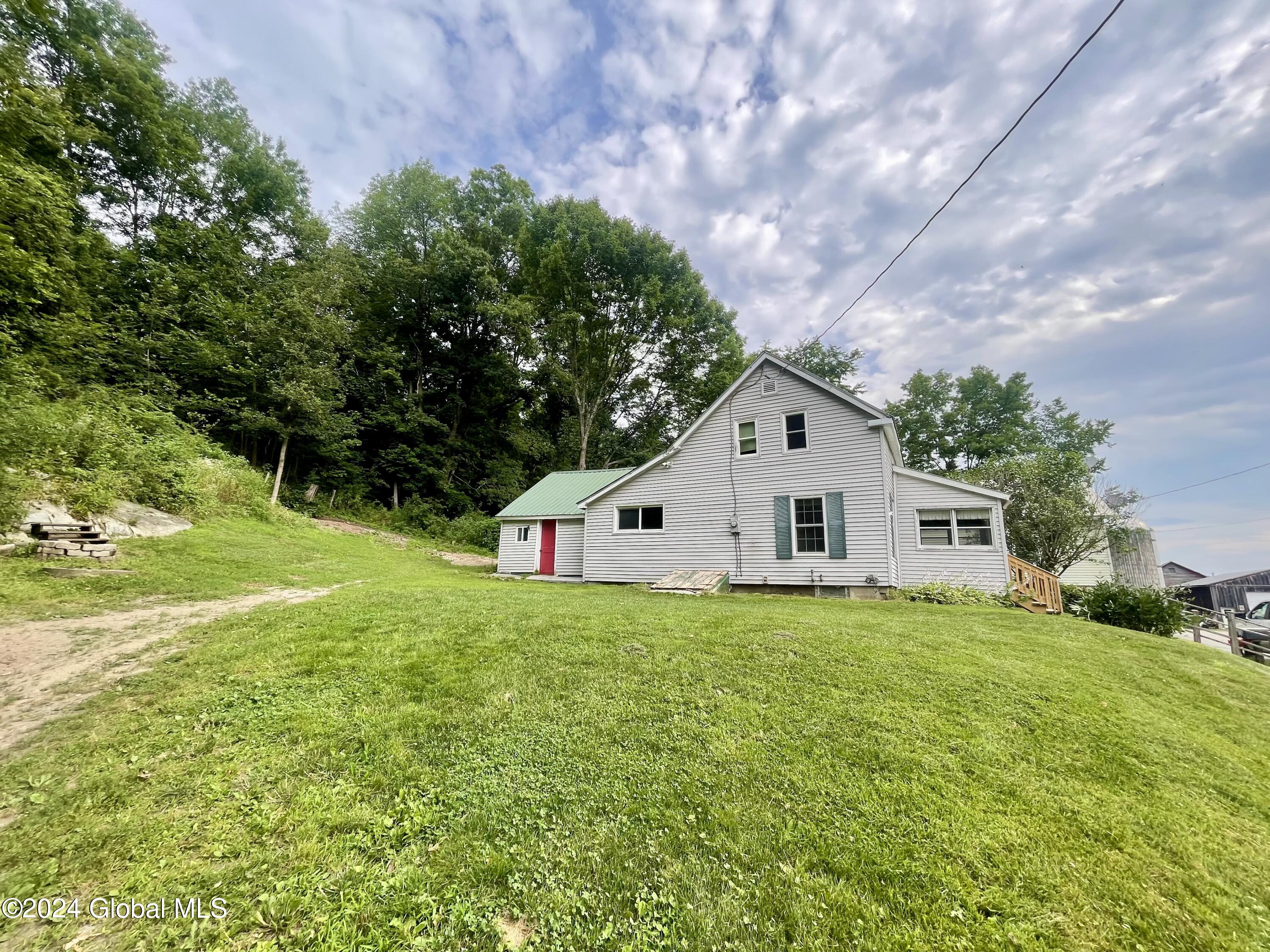 15 Prouty Road Hampton, NY 12837 - Photo 8 of 28 Side Yard