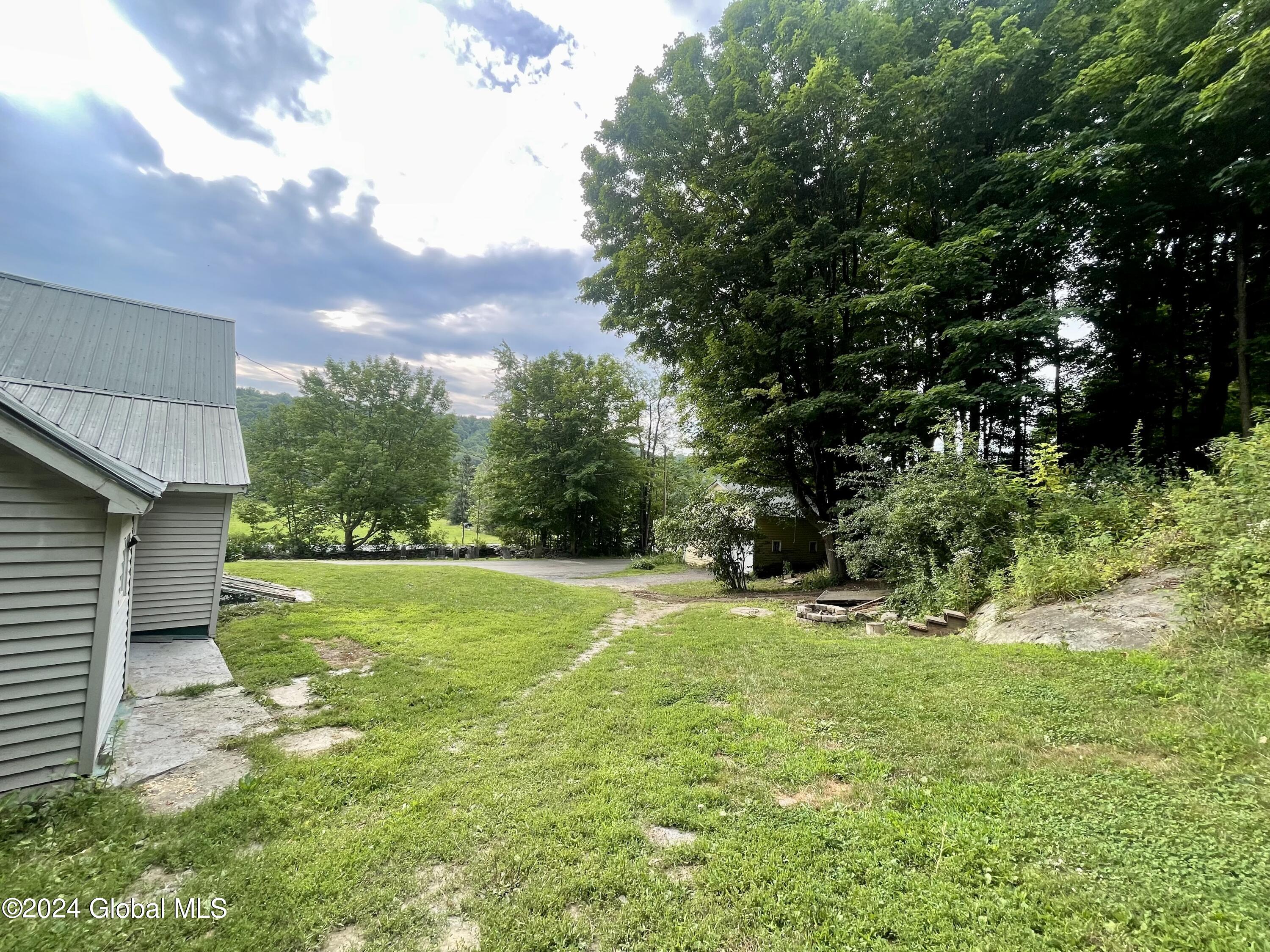 15 Prouty Road Hampton, NY 12837 - Photo 9 of 28 Yard