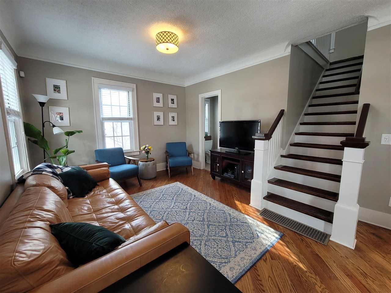 708 Lockwood Road Royal Oak, MI 48067 - Photo 3 of 34