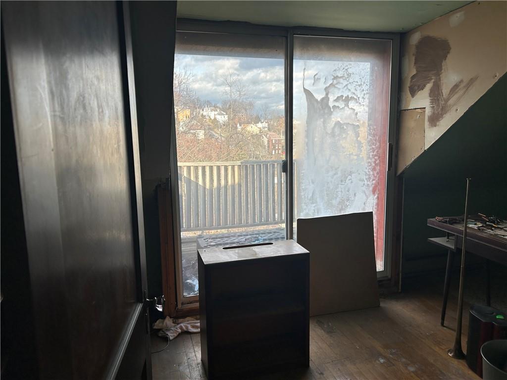 301 Meredith Street Pittsburgh, PA 15210 - Photo 19 of 30