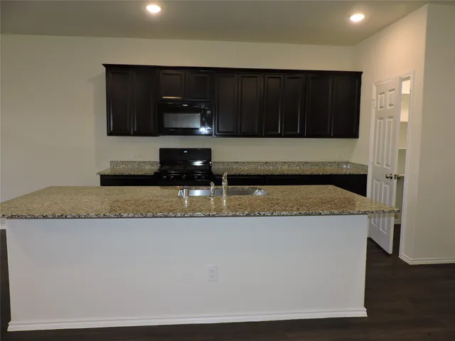 $2,400 | 4022 Timber Sapp Drive, Conroe, TX 77304