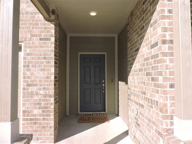 $2,400 | 4022 Timber Sapp Drive, Conroe, TX 77304