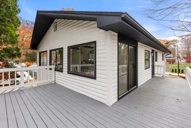 $425,000 | 6 Henry Road, Webster, MA 01570