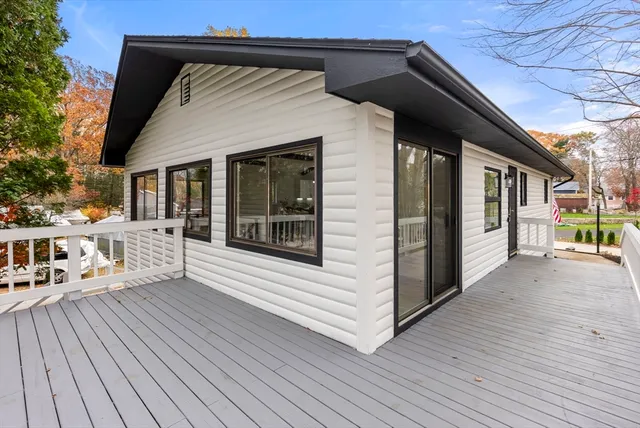 $425,000 | 6 Henry Road, Webster, MA 01570