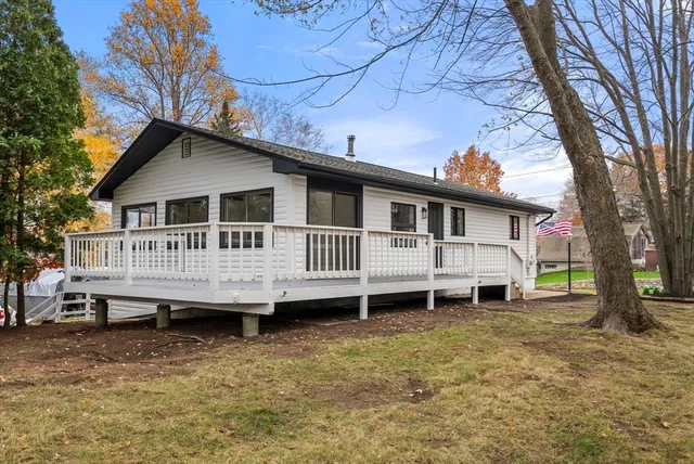 $425,000 | 6 Henry Road, Webster, MA 01570