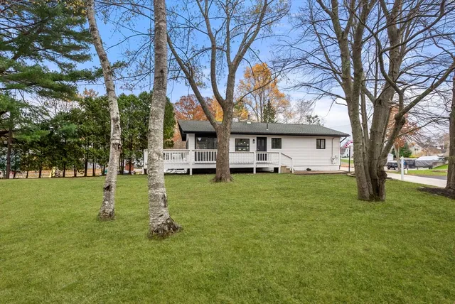 $425,000 | 6 Henry Road, Webster, MA 01570