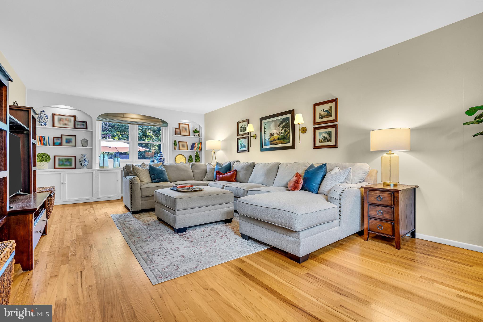 11 Royal Oak Road Lawrenceville, NJ 08648 - Photo 3 of 45 Gallery Image 3
