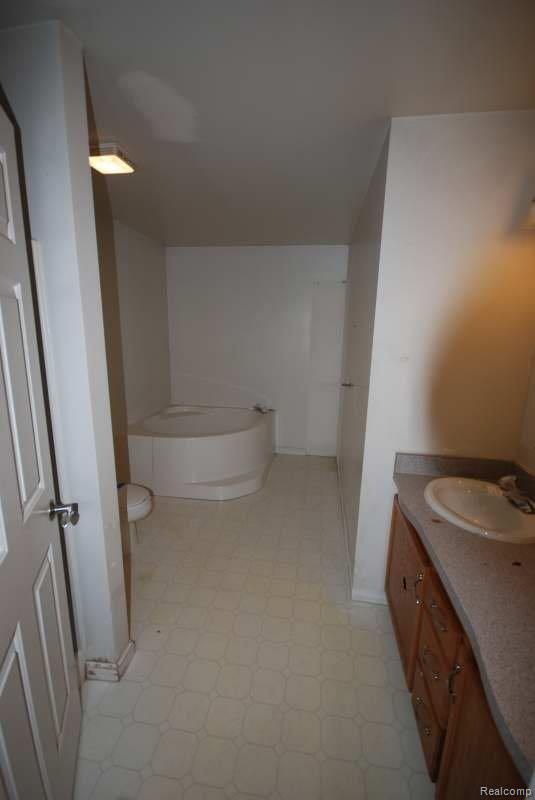 10569 Willis Road Willis, MI 48191 - Photo 6 of 8 Master_bath