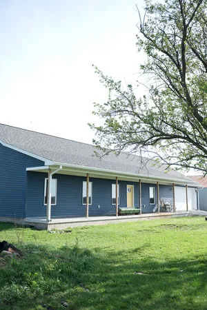 $385,000 | 466 County Road 100 North, Sadorus, IL 61872