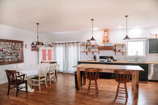 $385,000 | 466 County Road 100 North, Sadorus, IL 61872