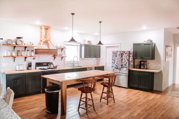 $385,000 | 466 County Road 100 North, Sadorus, IL 61872