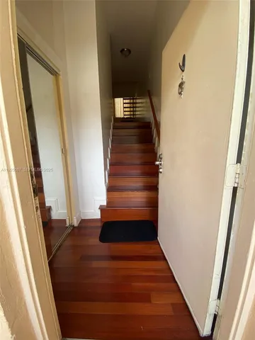 $2,500 | 361 West Park Drive, Unit 148, Miami, FL 33172