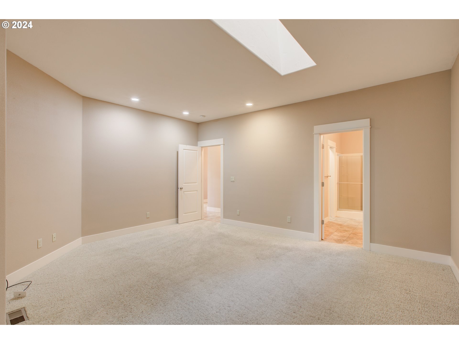 436 Backwater Loop Sutherlin, OR 97479 - Photo 22 of 46 a view of an empty room