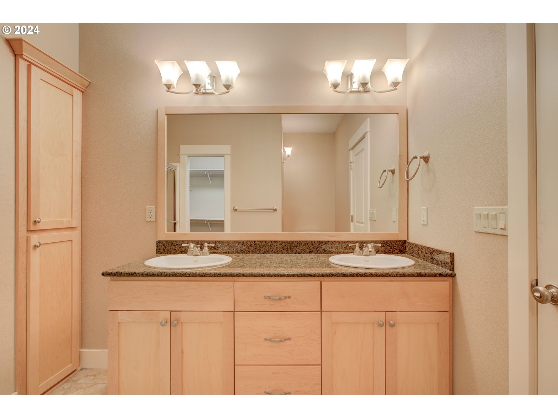 436 Backwater Loop Sutherlin, OR 97479 - Photo 27 of 46 a bathroom with a sink and a mirror