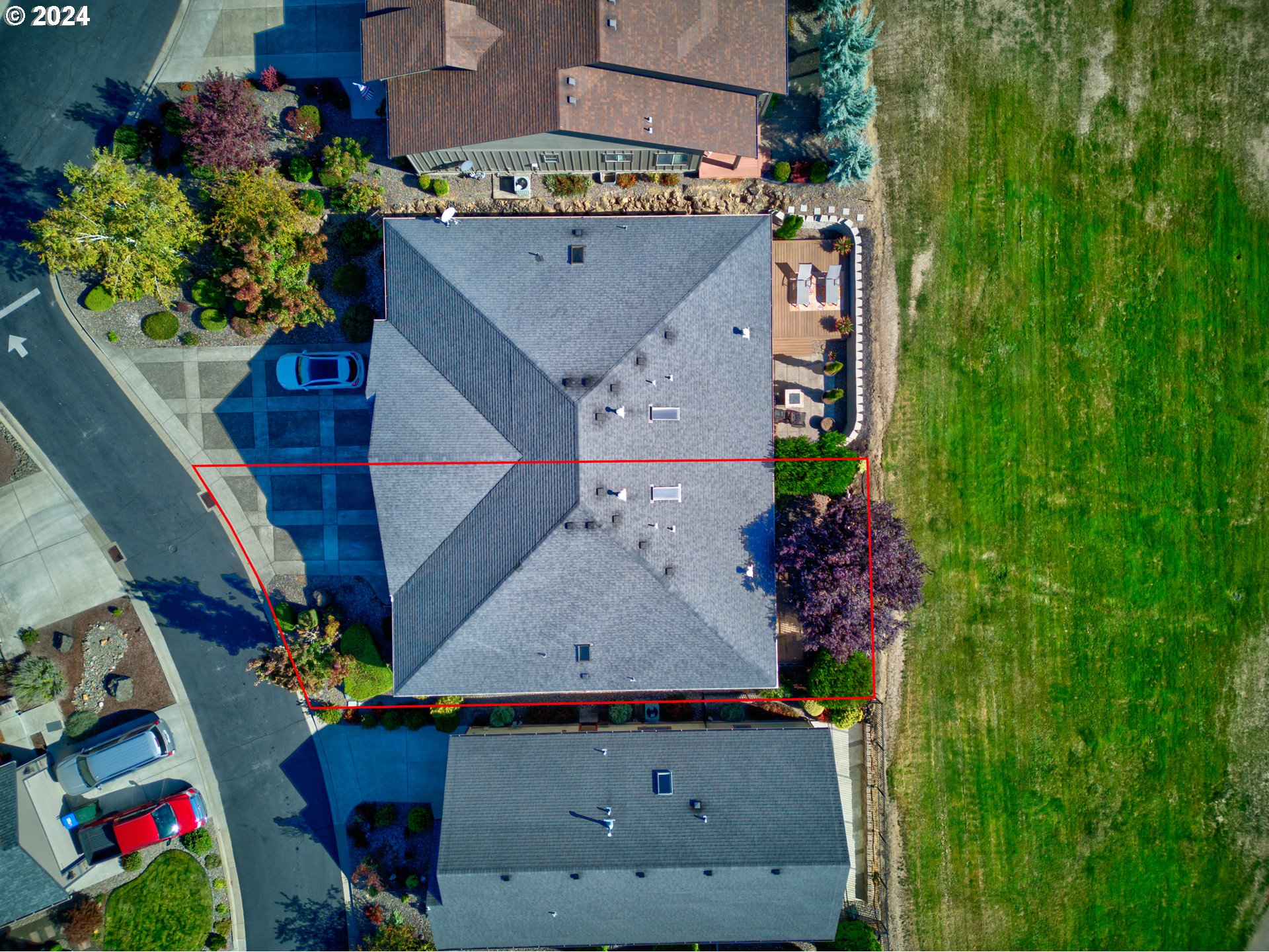 436 Backwater Loop Sutherlin, OR 97479 - Photo 44 of 46 an aerial view of a house with a yard