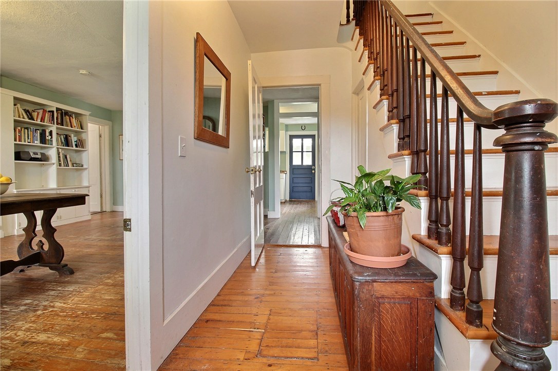 28 Spring Street Westerly, RI 02891 - Photo 8 of 39