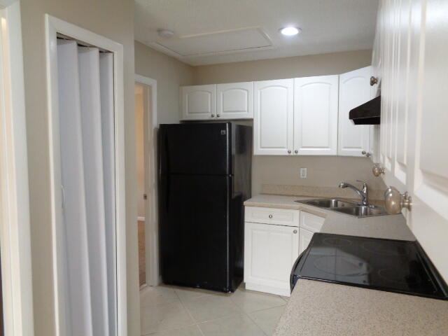 2011 Oleander Boulevard, Unit C Fort Pierce, FL 34950 - Photo 5 of 9 DSC08482