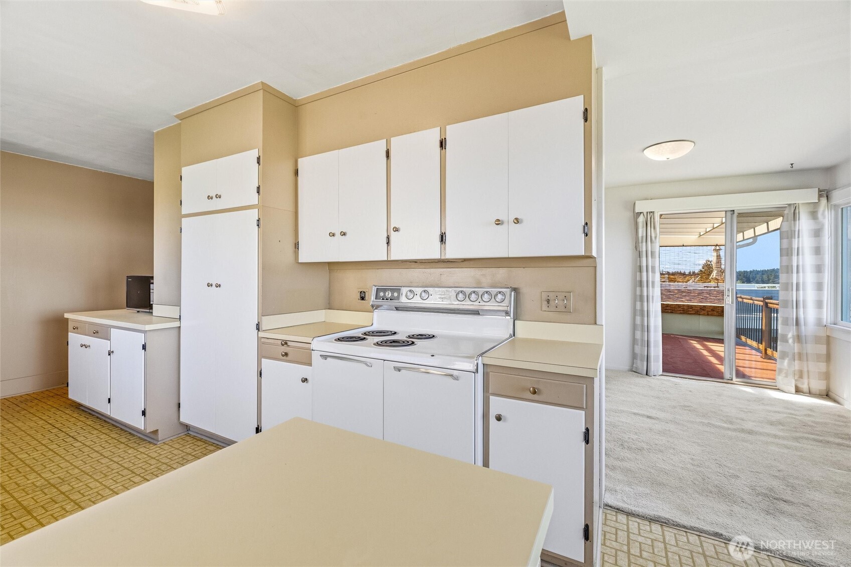 930 16th Street Bellingham, WA 98225 - Photo 16 of 40