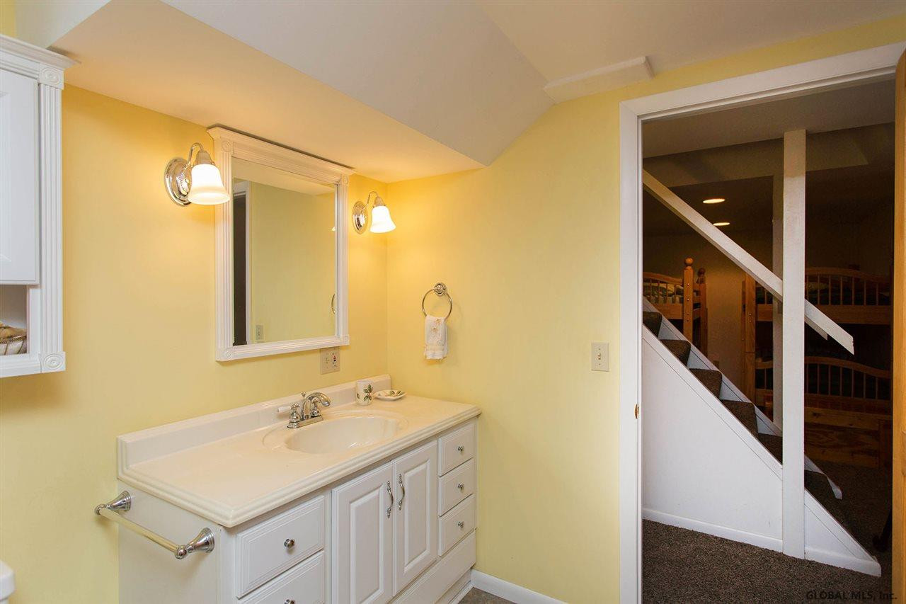 9 Round Table Road Saratoga Springs, NY 12866 - Photo 15 of 25 Photo 15
