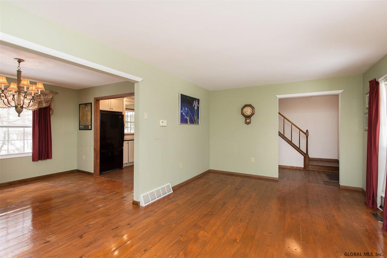 9 Round Table Road Saratoga Springs, NY 12866 - Photo 2 of 25 Photo 2