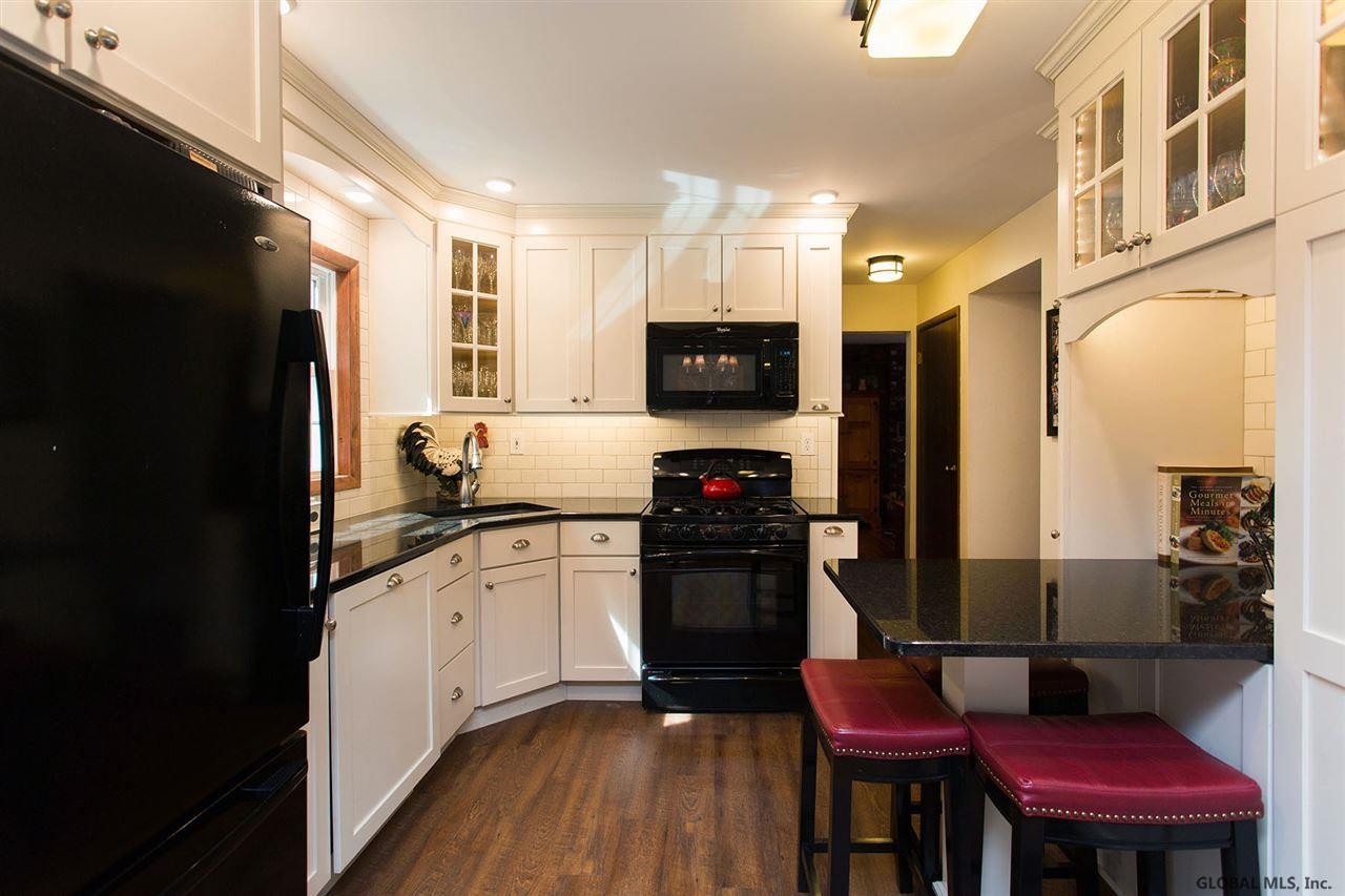 9 Round Table Road Saratoga Springs, NY 12866 - Photo 5 of 25 Photo 5