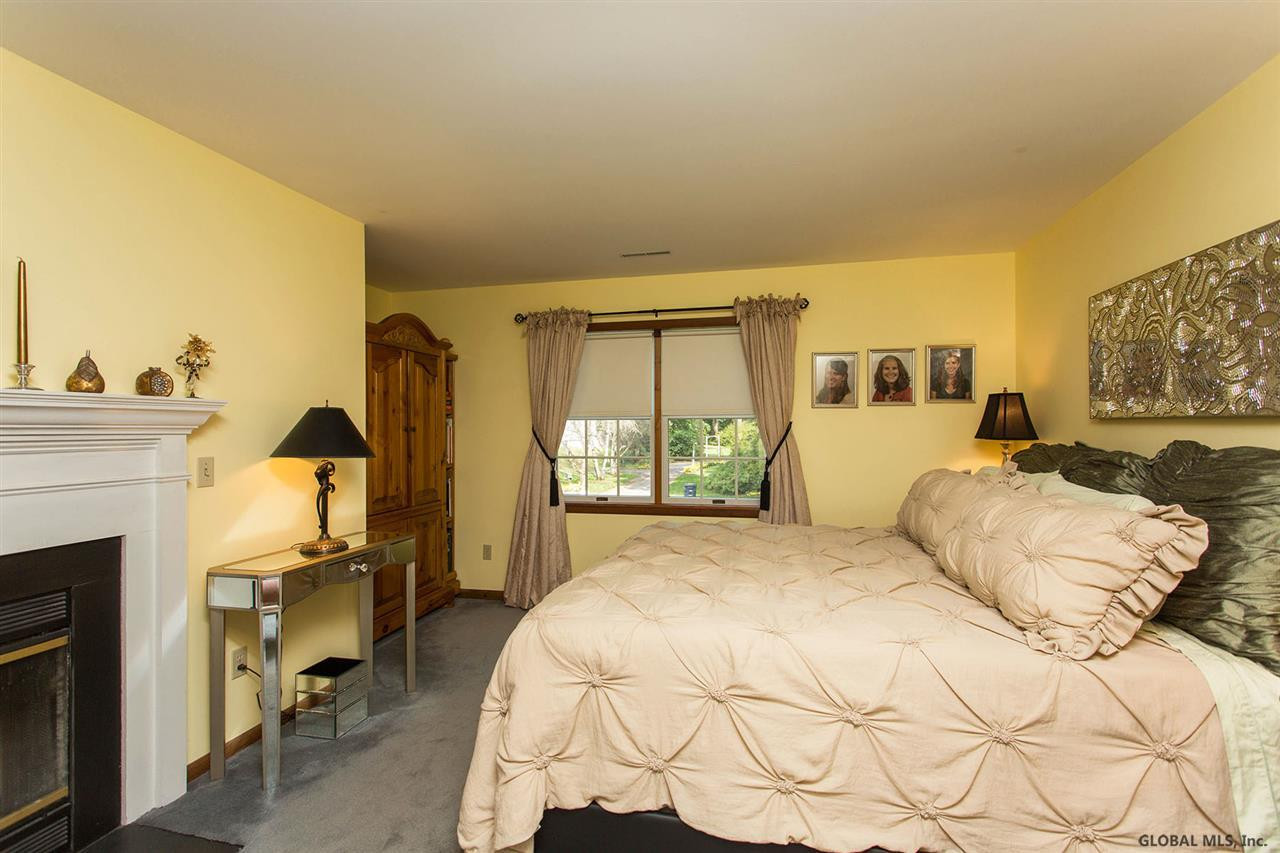 9 Round Table Road Saratoga Springs, NY 12866 - Photo 10 of 25 Photo 10