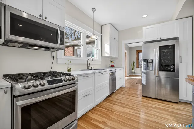 $379,900 | 223 Ledyard Street, New London, CT 06320