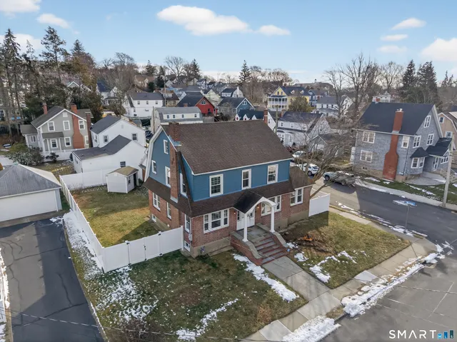 $379,900 | 223 Ledyard Street, New London, CT 06320