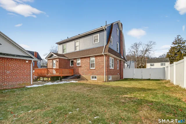 $379,900 | 223 Ledyard Street, New London, CT 06320