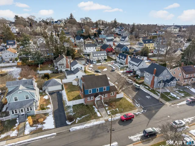 $379,900 | 223 Ledyard Street, New London, CT 06320