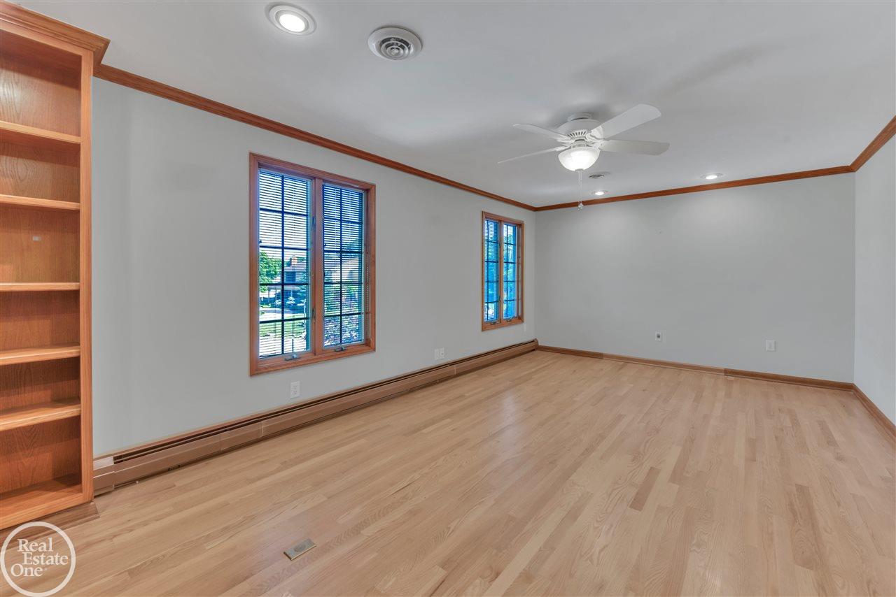 747 Ballantyne Road Grosse Pointe Shores, MI 48236 - Photo 33 of 46