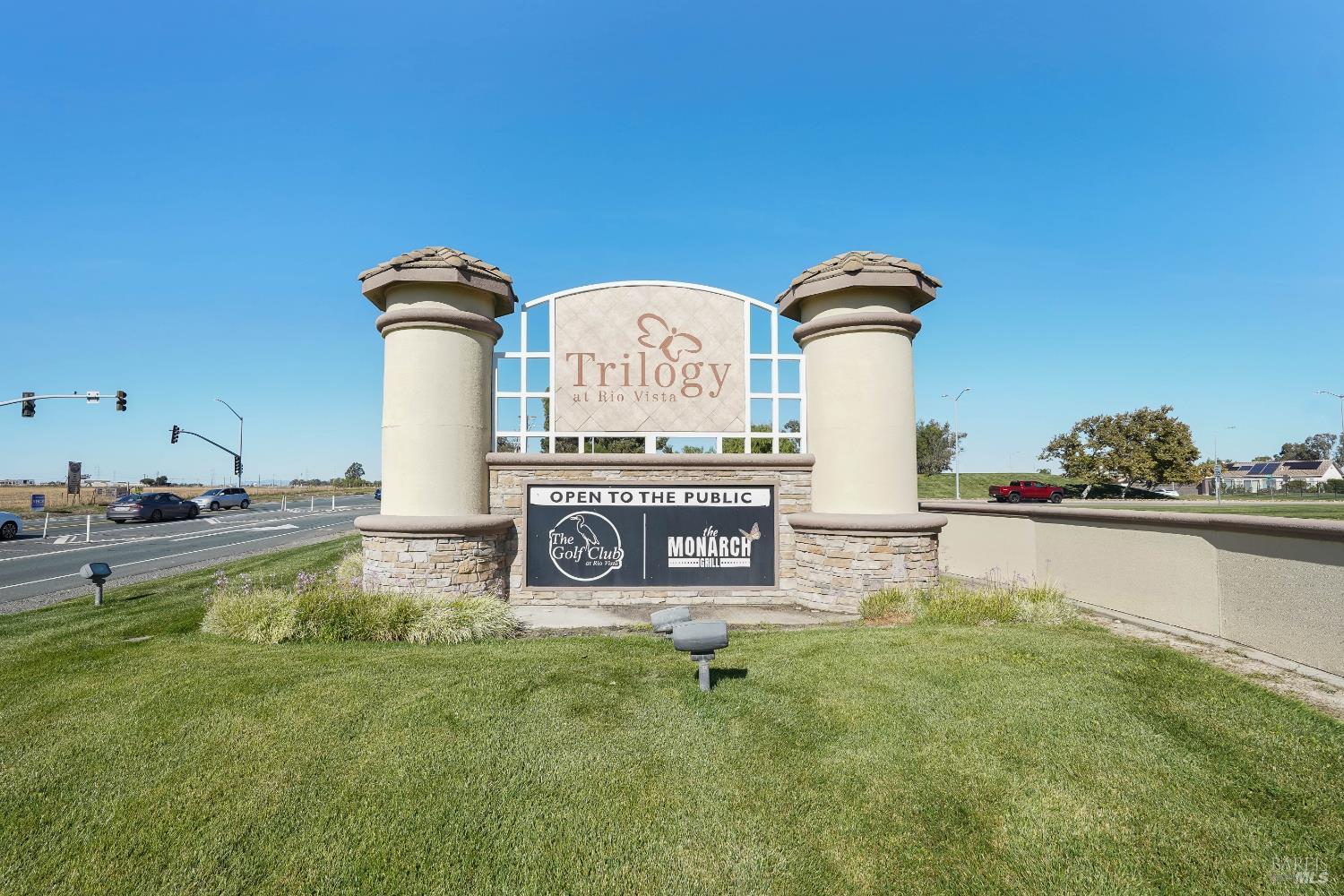 320 Spyglass Drive Rio Vista, CA 94571 - Photo 2 of 48 a front view of a house with garden