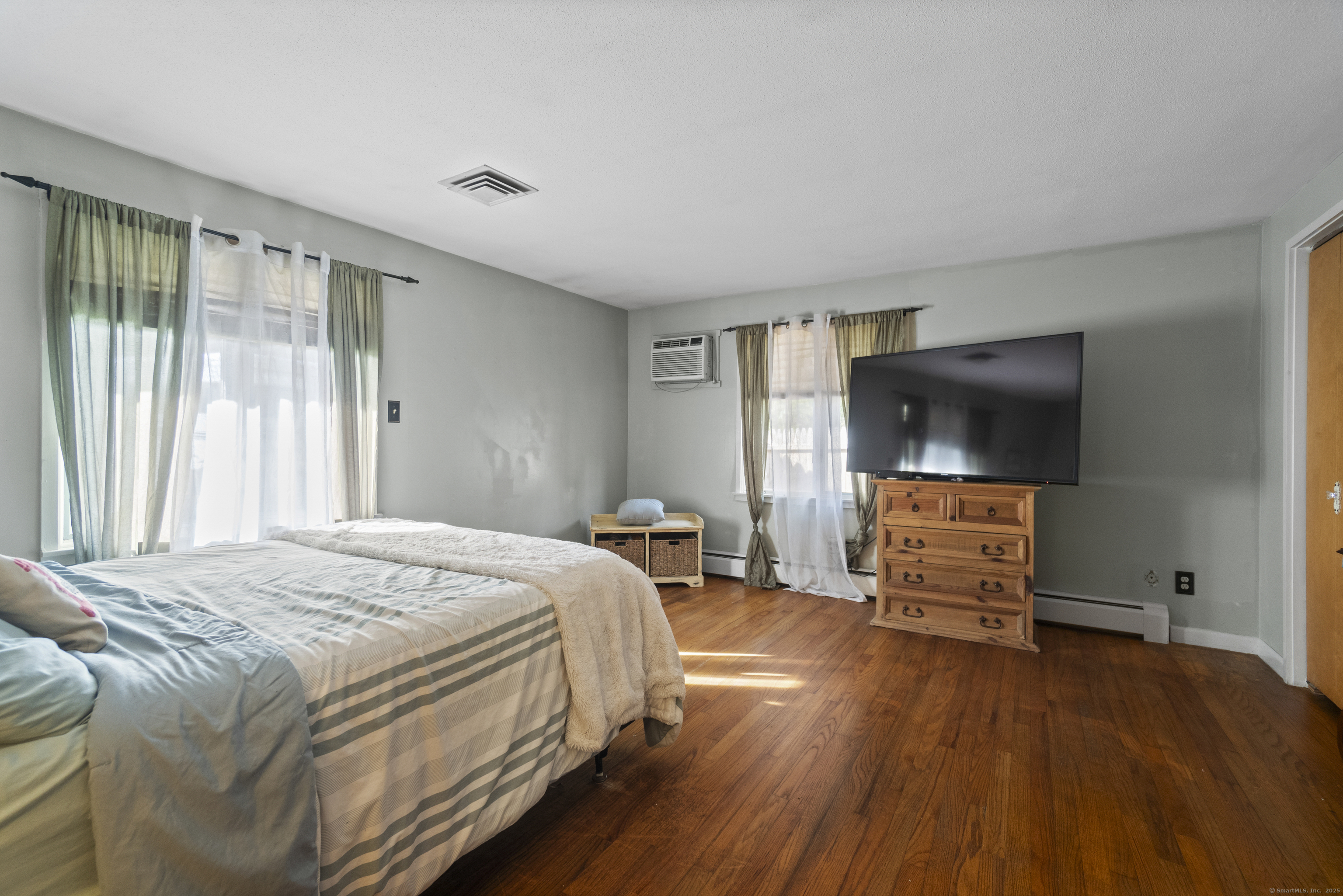 92 Minortown Road Woodbury, CT 06798 - Photo 17 of 40