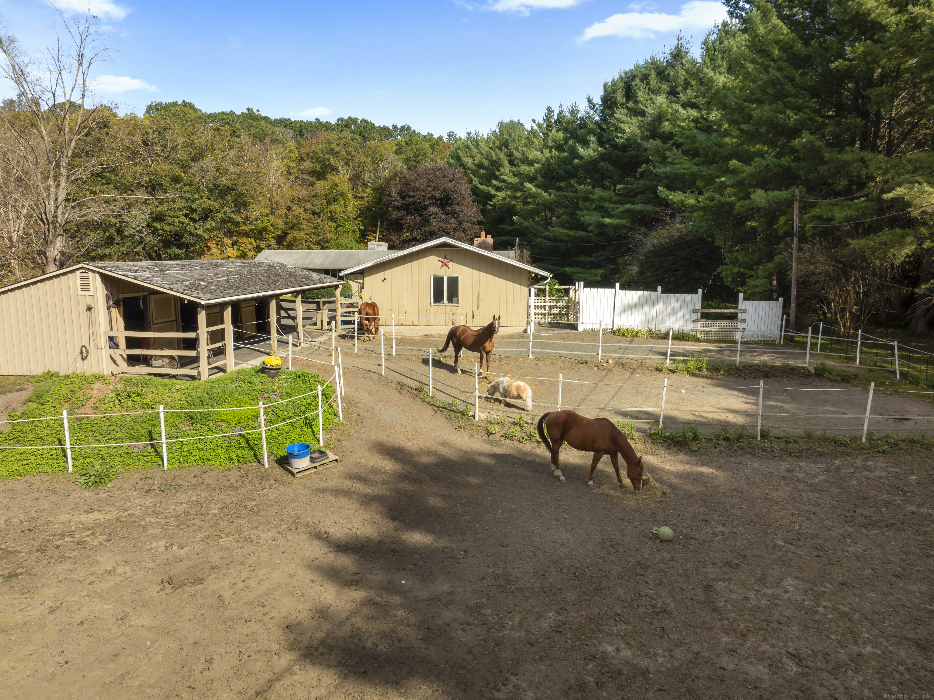 92 Minortown Road Woodbury, CT 06798 - Photo 8 of 40