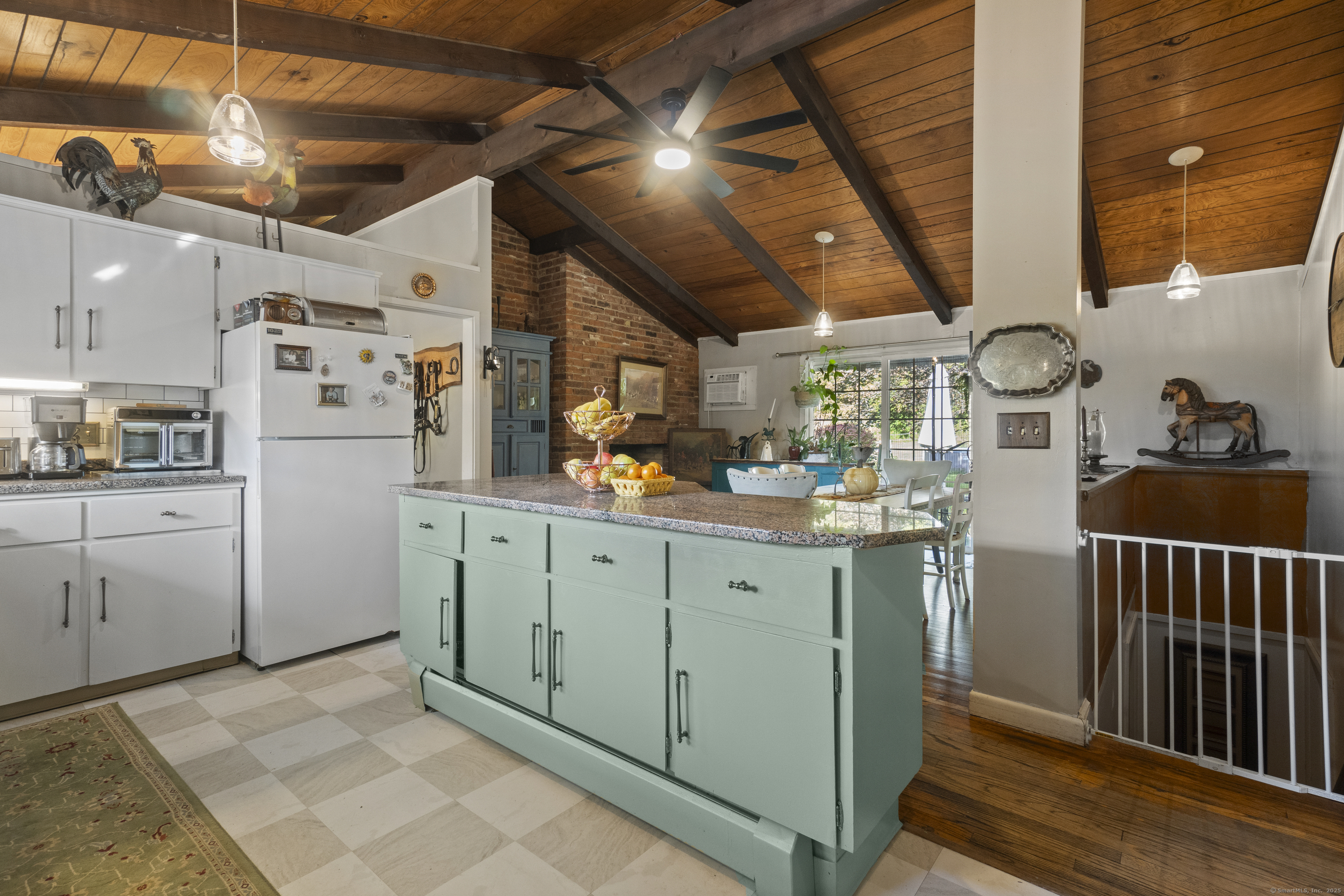 92 Minortown Road Woodbury, CT 06798 - Photo 10 of 40