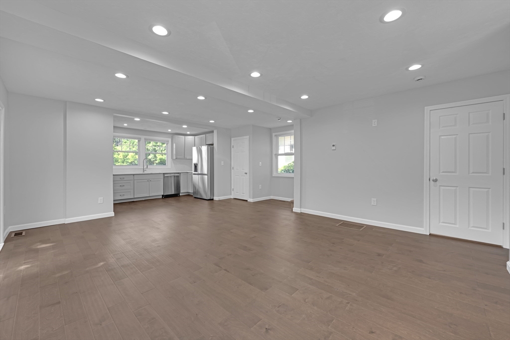14 Hillside Road Northborough, MA 01532 - Photo 11 of 32 Gallery Image 11