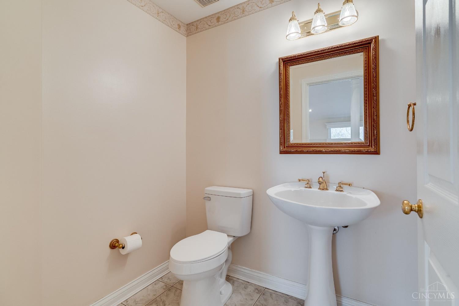 8372 Benton Ridge Lane Cincinnati, OH 45255 - Photo 24 of 56 Gallery Image 24