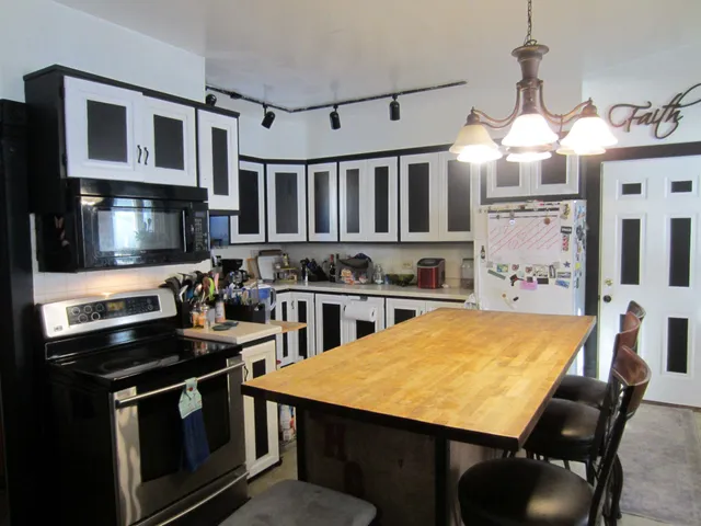 $224,900 | 1004 Wisconsin Avenue, North Fond du Lac, WI 54937