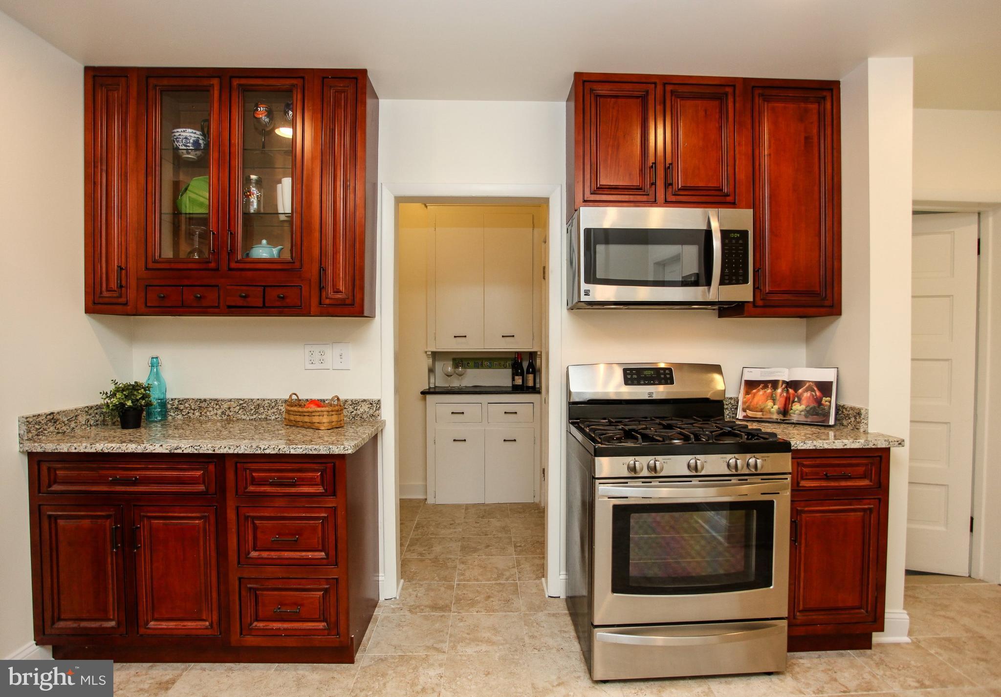 510 Old Orchard Road Baltimore, MD 21229 - Photo 9 of 30 Kitchen